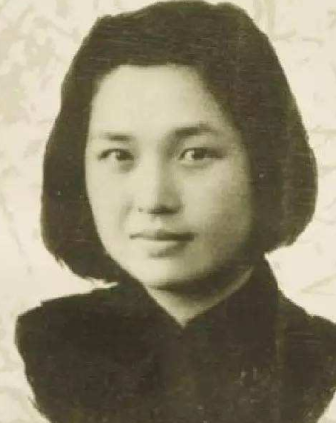 1946年，美国兵侵犯北大女生沈崇，宋美龄接手后，是如何处理的？