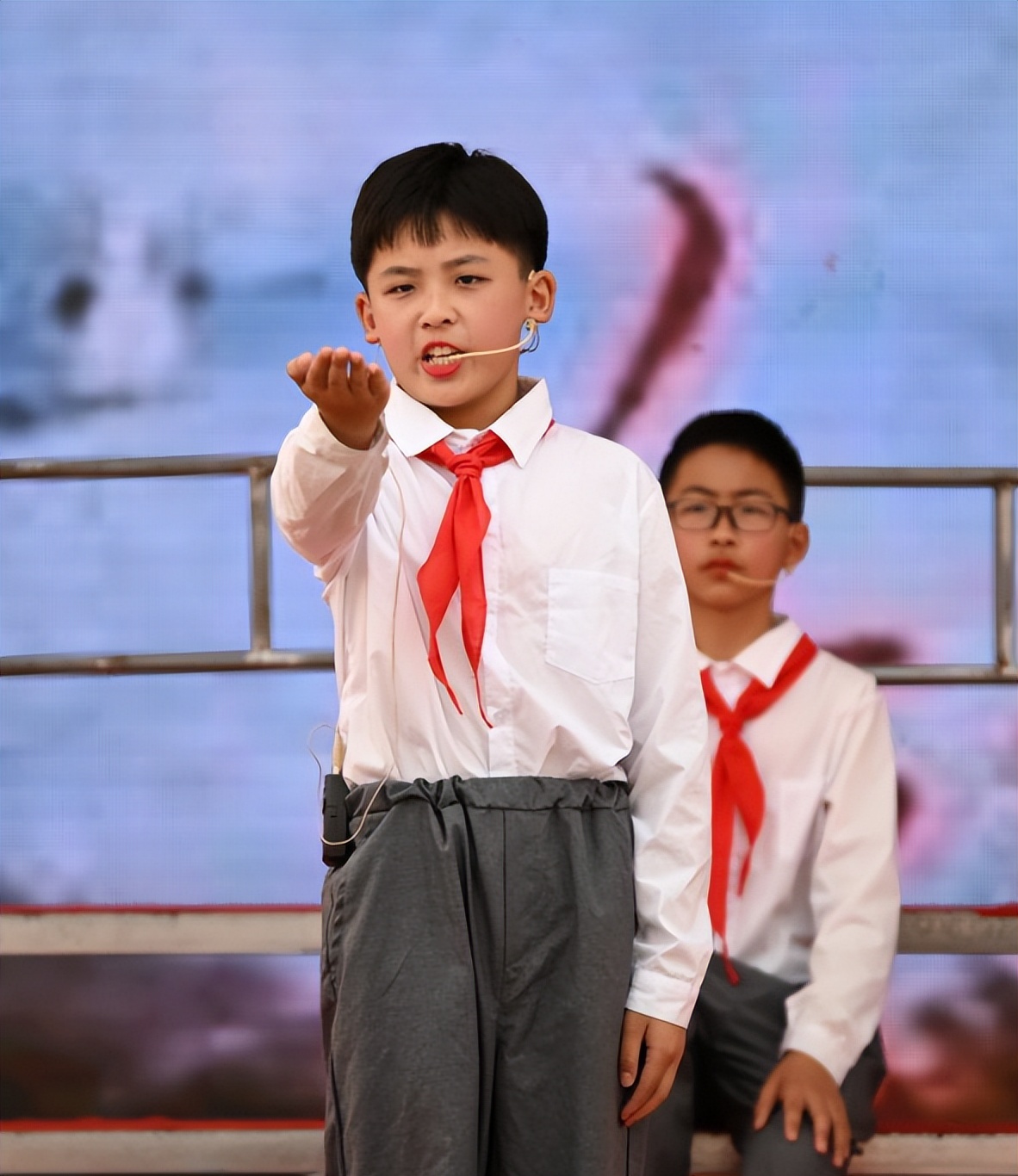 棠湖小学（南区）隆重举行庆祝“六一儿童节”文艺汇演暨颁奖典礼