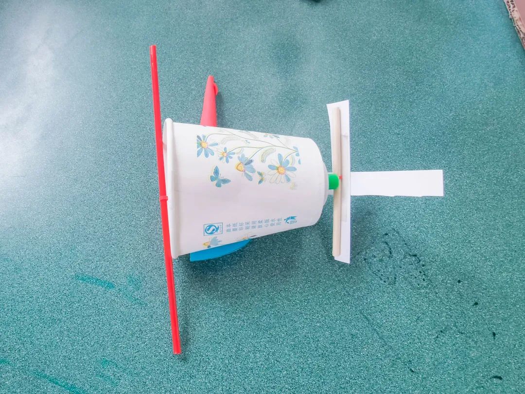 黄甲小学开展“人人参与科技节，我的科技节我做主”科技节活动