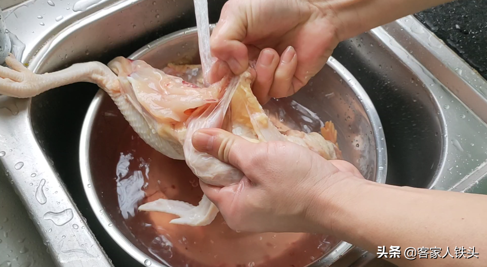 客家葱油鸡，一锅让人吃一次就爱上的家常菜，嫩滑入味吃着很过瘾