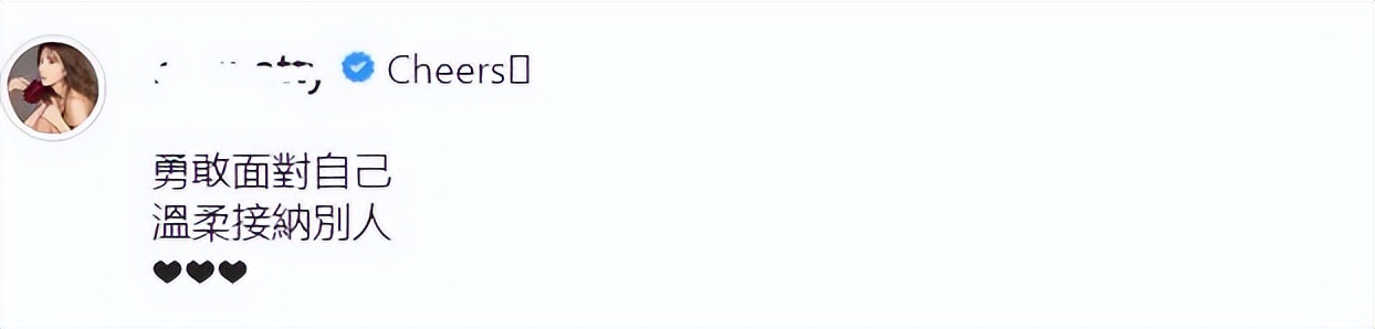 43岁侯佩岑坐游艇出海，拿香槟晒长裙美照，姐姐的状态和气质超好