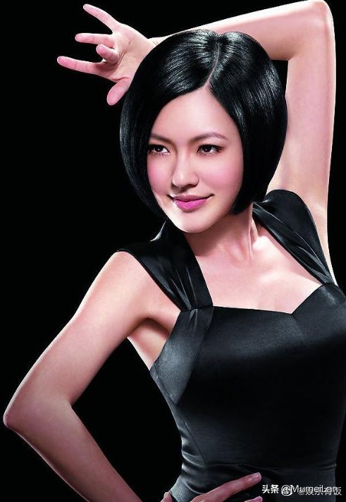 小S大女儿许曦文Elly剪了短发，并分享了照片，好像妈妈小S~ ​​​​