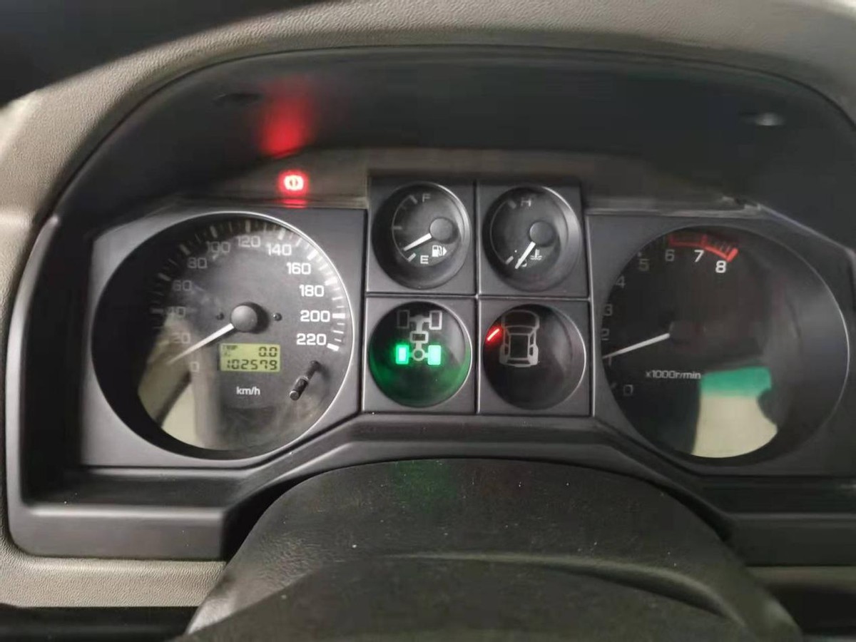 你看這座椅像8萬公里嗎？車商說車子驗(yàn)出任何問題賠款1萬元