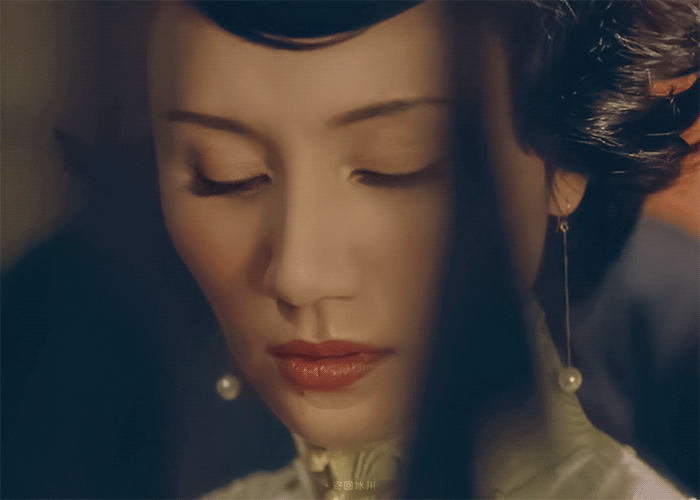 有一种“毁容”叫眼睛凹陷！杨幂比同龄人老10岁，陶虹直接认不出