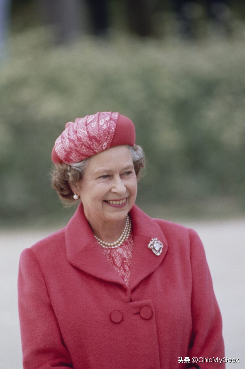 英王室女人罕见粉红照！戴安娜王妃美的一骑绝尘