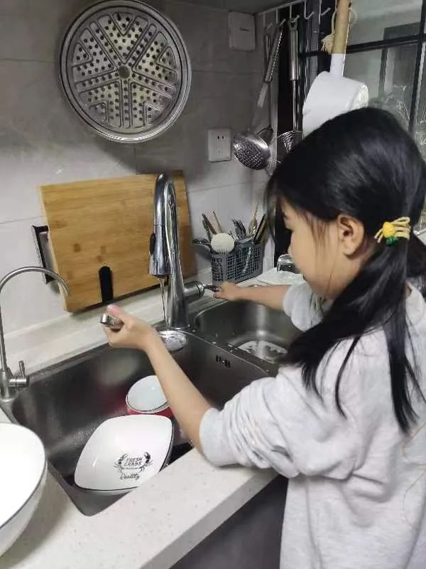 家庭小能手 劳动来创造｜双流区实验小学外国语学校践行劳动教育