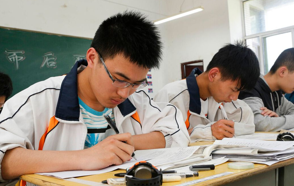 违规补课将计入个人诚信档案？教育厅提出新要求，学生却乐开了花