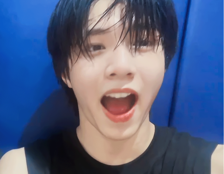 时代少年团年龄排序(刘耀文晒素颜照,原相机镜头下的脸好真实,终于