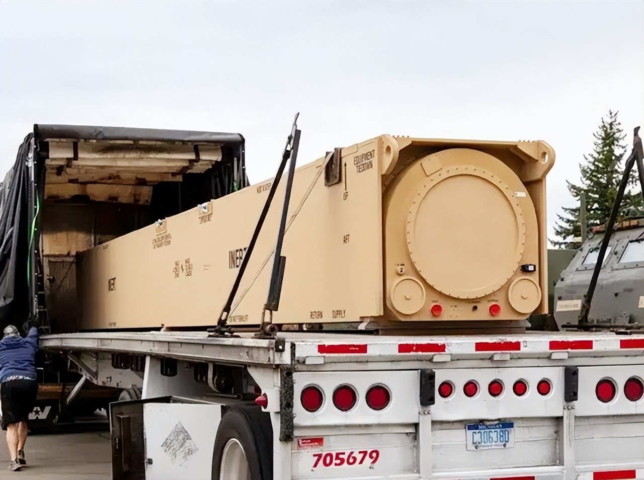 �ؾ�ǿʤ�˵�ͷ�࣬�����˿ֲ�ƽ���ѱ䡰�����������㶦����