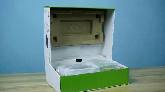 云游戏：如何开机一台微软Xbox Series S，次时代游戏主机评测