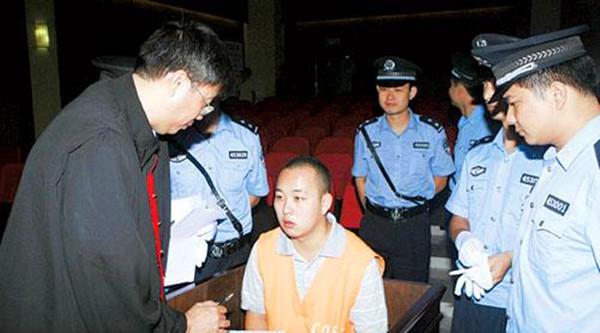 2009年，南寧三姐妹家中遇害，被裝成9個塑料袋拋尸，兇手是鄰居