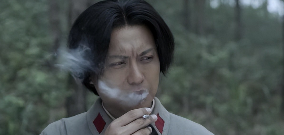 太像了，中国演毛泽东最牛的9个演员，唐国强仅排第2，张铁林倒数