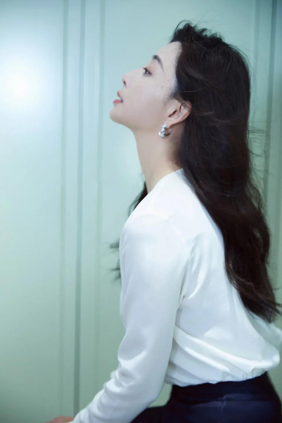 明星系列：印象中殷桃出演的都是家庭妇女角色，现实中依然那么美