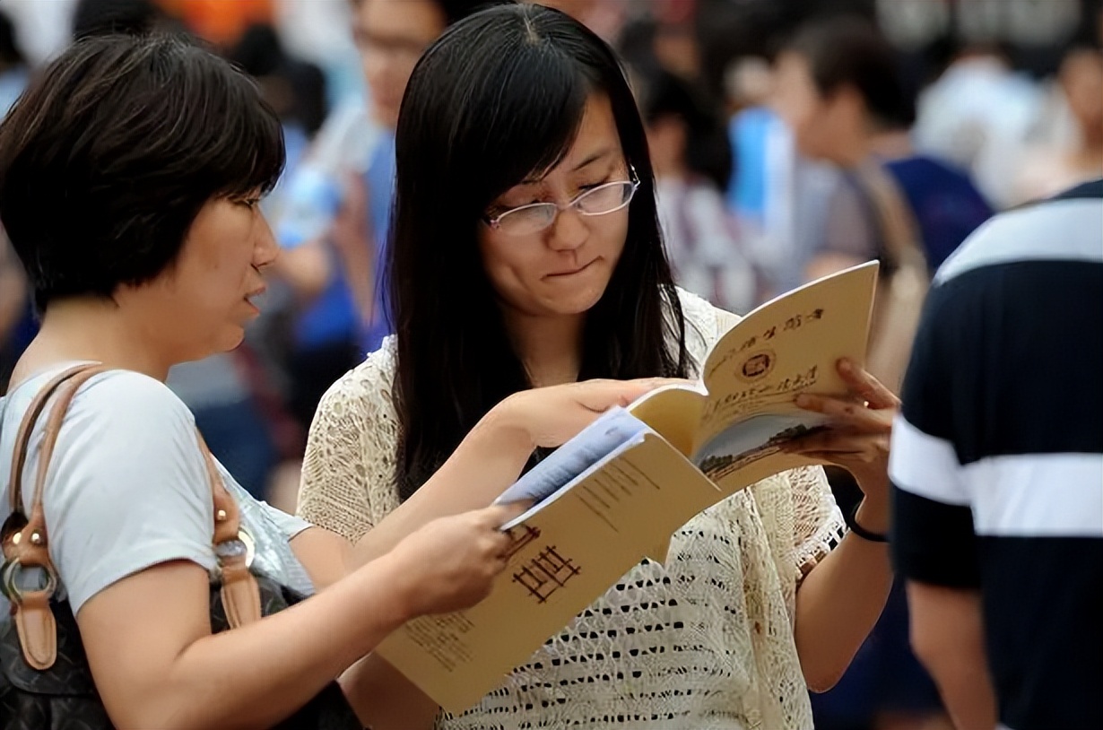 39所985高校本地招生比例排行，浙大52.3%名额给省内，考生可参考