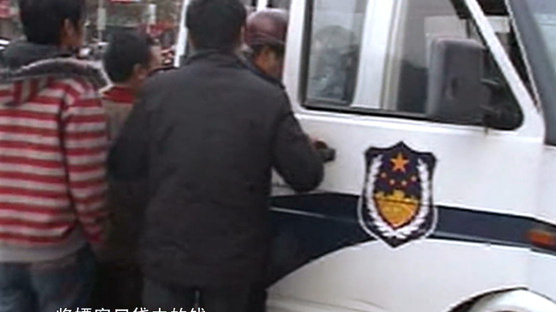 纪录片《案件》：记者拍下仙人跳全过程，犯罪团伙用低价招揽客人