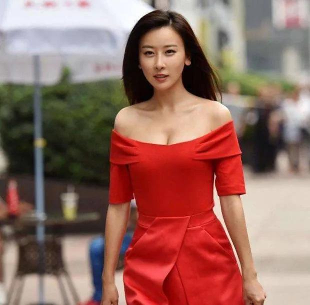 她取了一个男人的名字，比很多女星有女人味