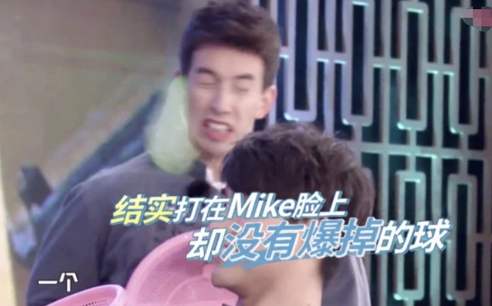 让人舔脚趾，当众凌辱学员，盘点那些令你难以想象的明星恶臭行为