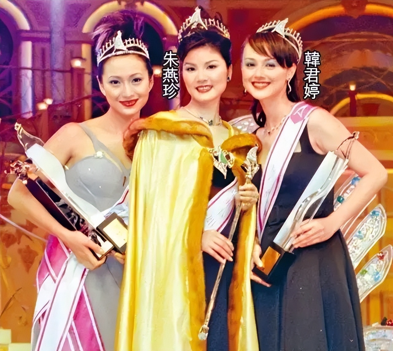 过气女明星窘况：街头卖唱、破产、卑微求工作，风光不再