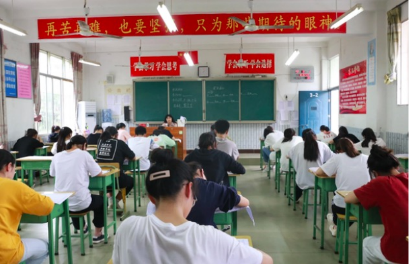 高考当天不建议“穿校服”？高三老师说出答案，尖子生更要注意