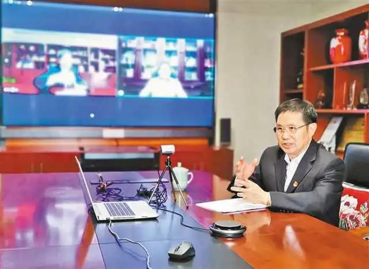 重庆“一号人物”：农村出身白手创业，坐拥2000亿帝国，捐款3亿