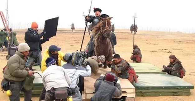 耗资3亿，刘德华小拇指骨折，金城武形象被丑化，却依然血本无归