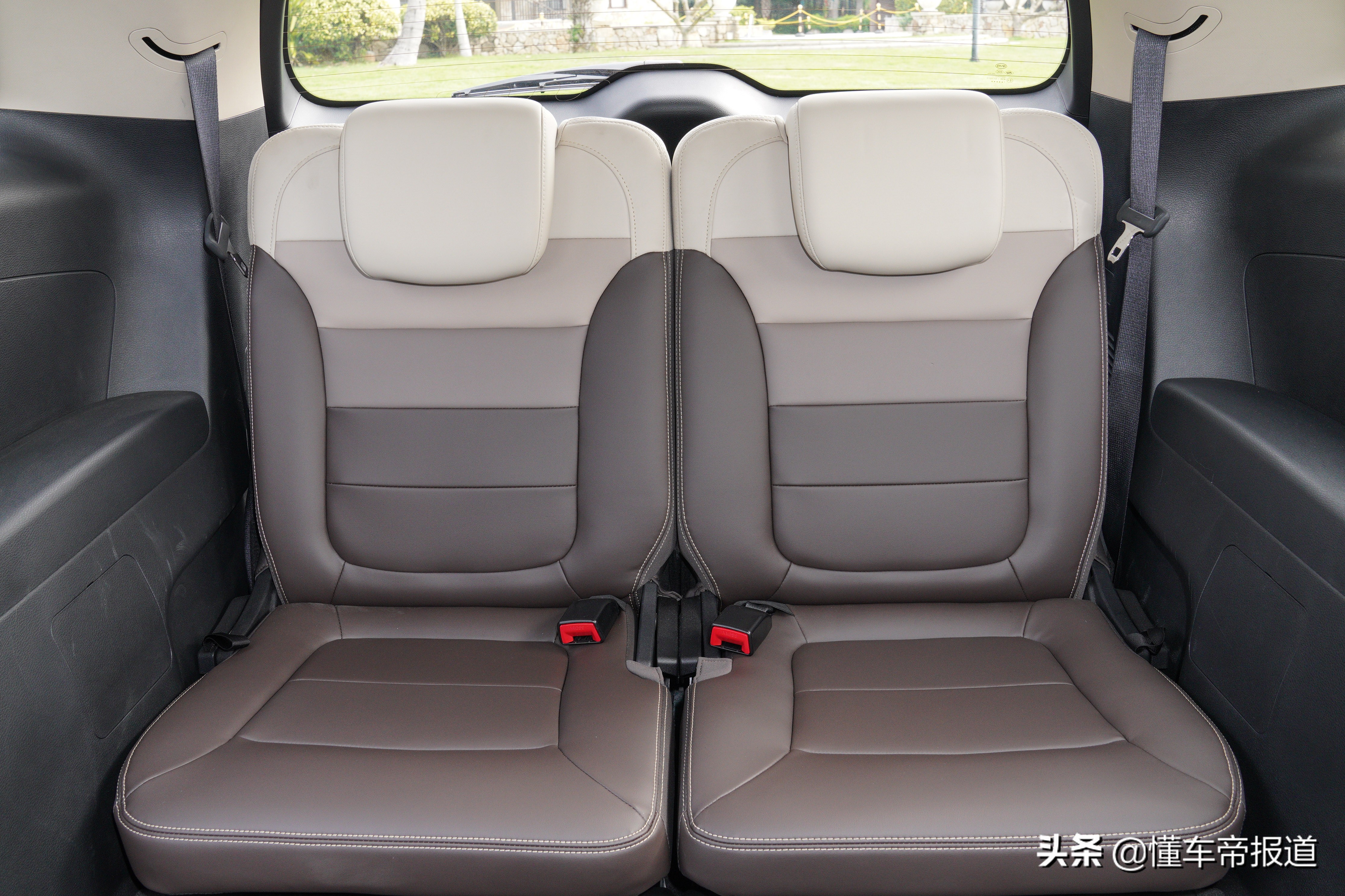 新车｜大空间和低油耗哪个更吸引人？静态体验比亚迪宋MAX DM-i