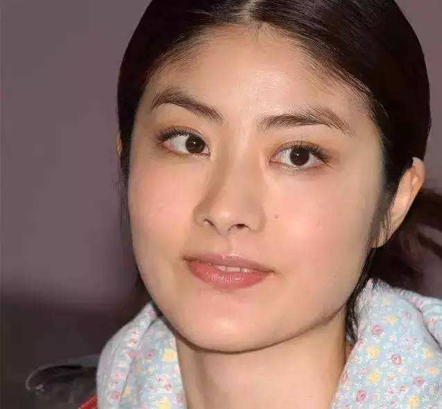 发际线太低怎么解决(发际线对女星有多重要)