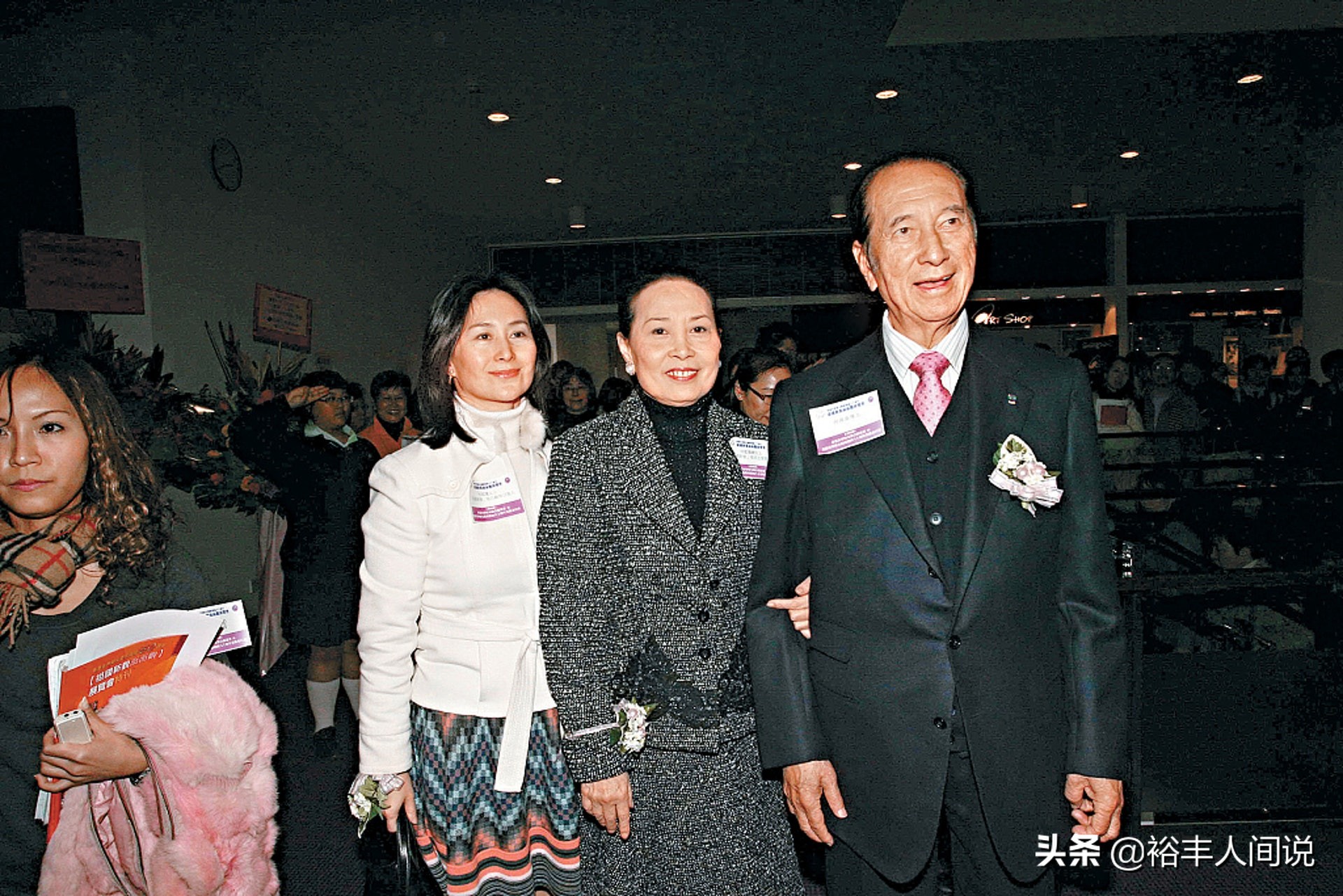 一路走好！何鸿燊二房太太蓝琼缨去世，出生军人世家深受赌王疼爱