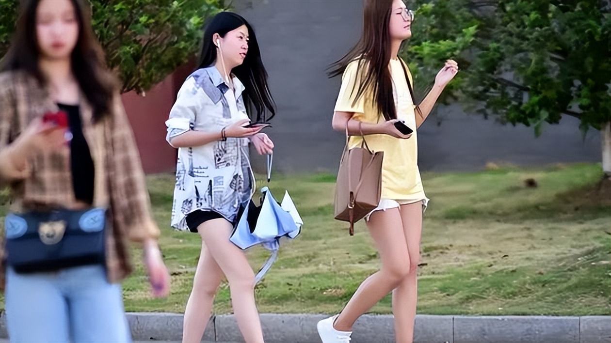 大学生“生活费”等级排行，1500元只能算中等？贫民贵族差距大