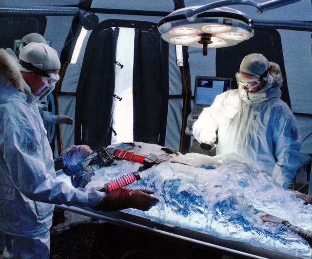 山東大漢冷凍亡妻，渴望30年后再續前緣，結果僅過4年就有了新歡