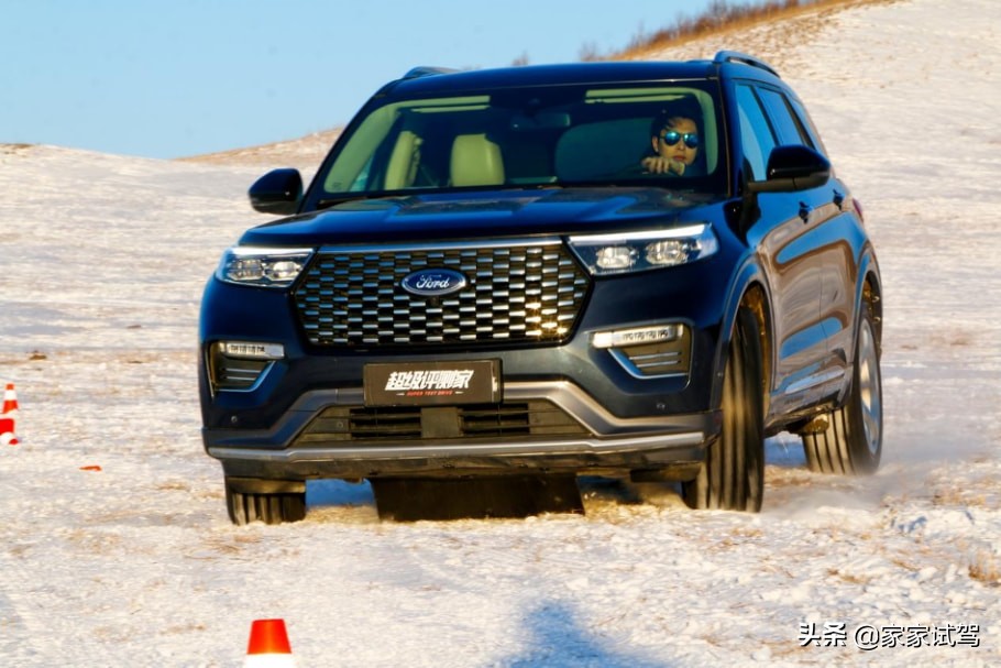 影帝级SUV，探险者出演冰雪极限动作戏
