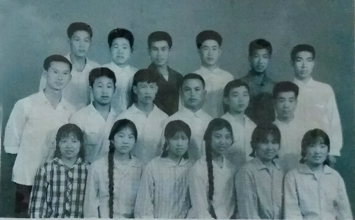 诺奖作家莫言：小学二年级毕业的妻子，是我掌心里的宝