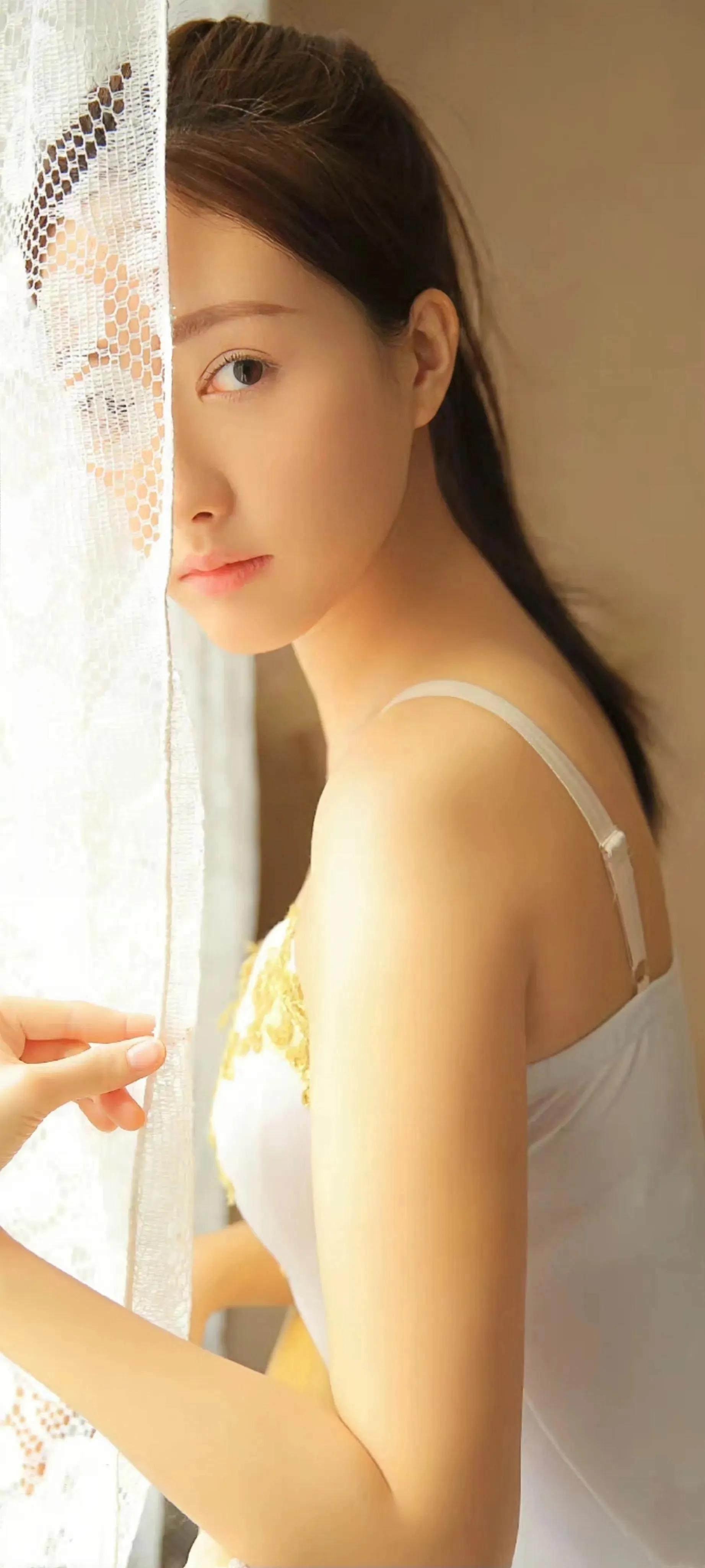 端庄美丽的张子璇