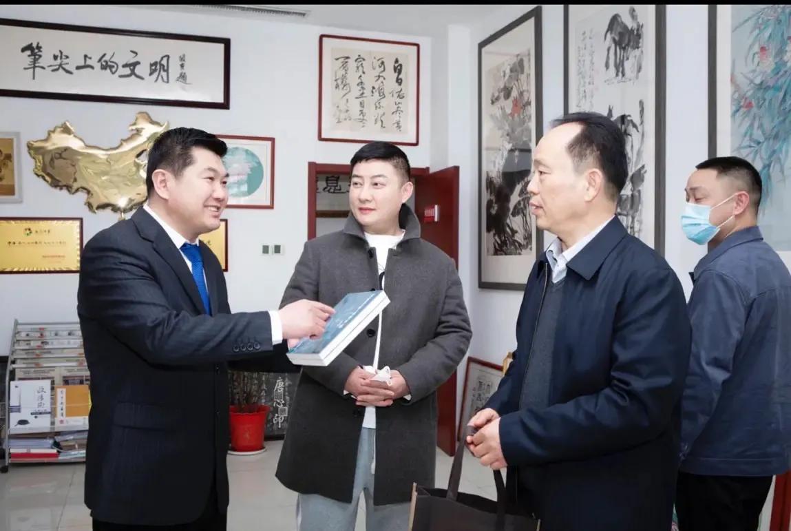 中藏协书画委和中国泰山华侨书画院进行书画交流