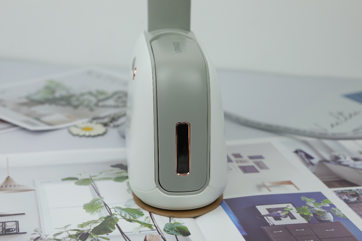 有效摆脱职场人的廉价感穿搭，一台手持挂烫机就可以轻松应对