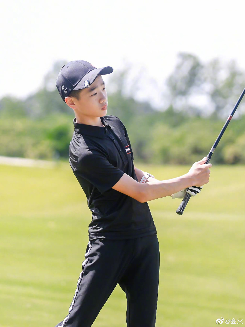 8年过去，杨阳洋长得和杨威一样高了，但网友却不买账了