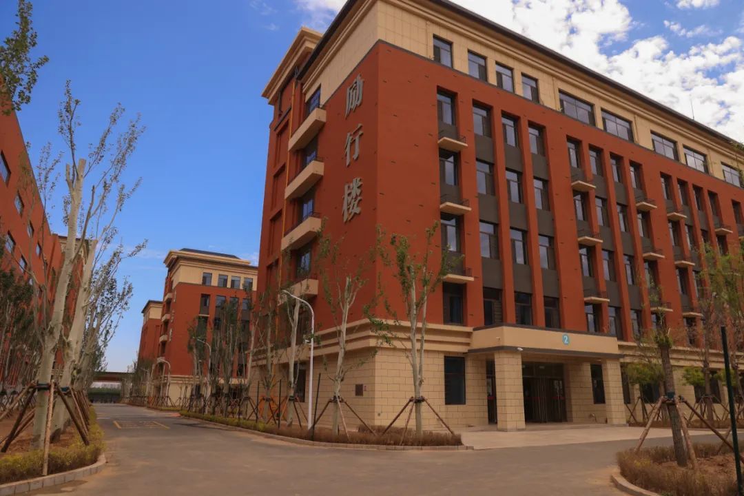 启臻奇遇记让我们一起云游校园吧