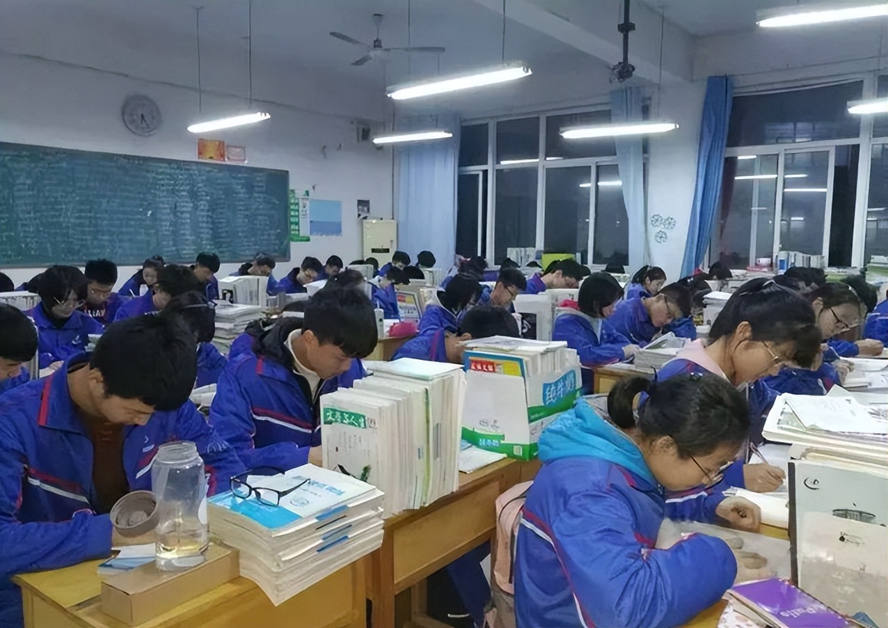 各省高考难度众揽，河南和广东考生是难兄难弟，没对比就没有伤害