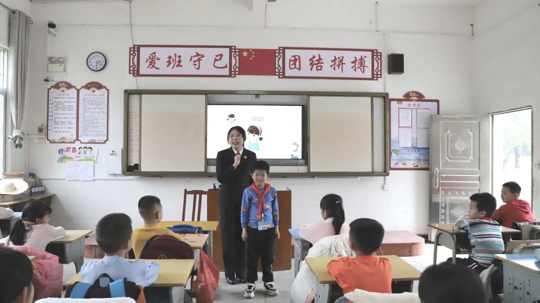 助力創(chuàng)建全國未成年人保護(hù)示范縣：檢察官護(hù)航新學(xué)季