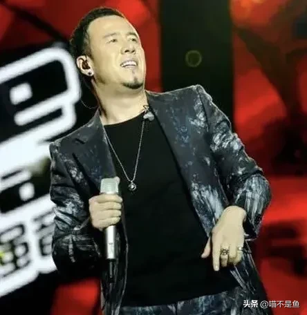 2022年3月，杨坤在社交平台发文，爱河尽处是写给自己曾经的女友，20多年