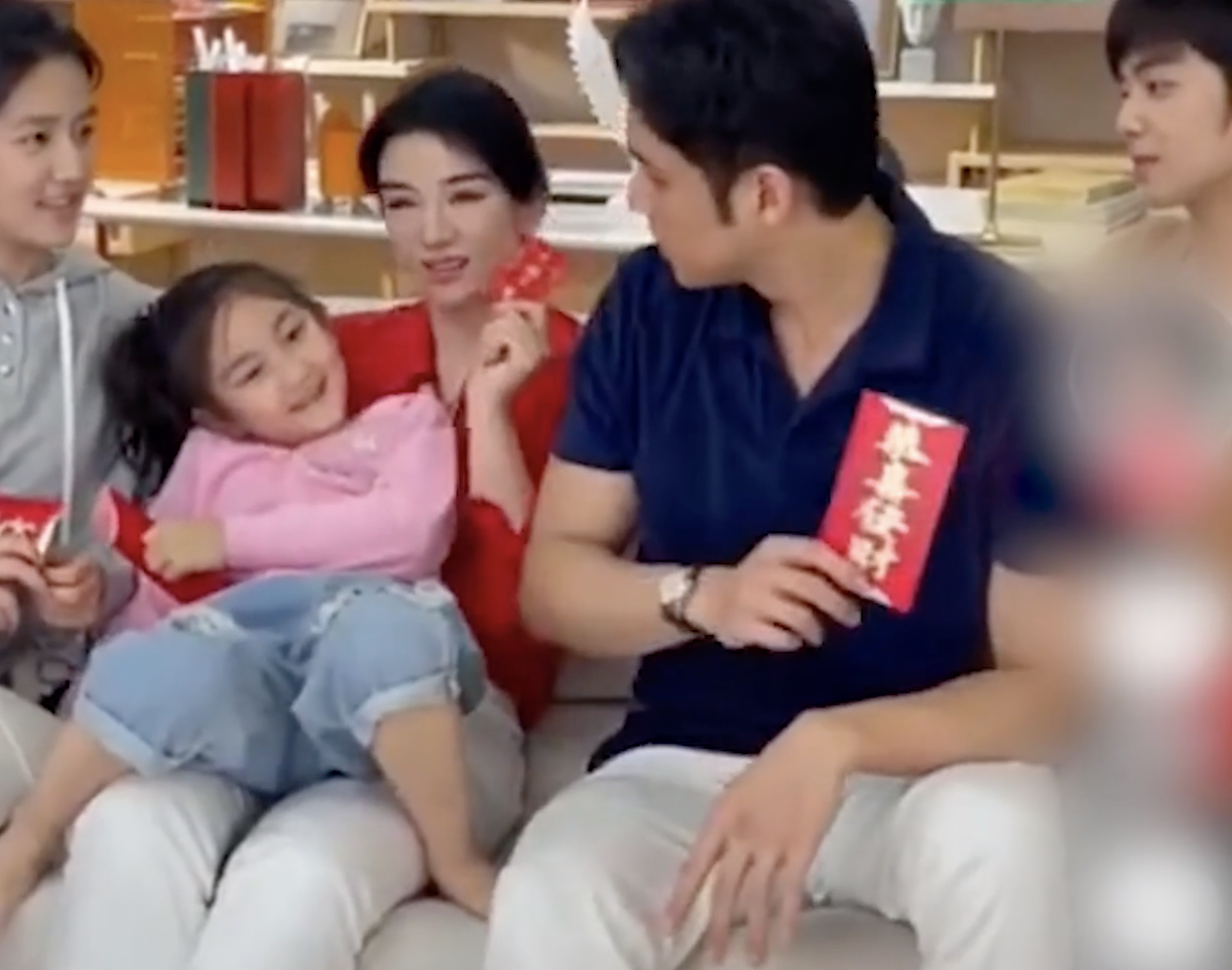 继明道道歉后，小演员母亲也发文致歉，但没找对重点被指茶言茶语