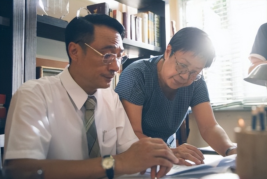 暑期档王炸来了？《七人乐队》洪金宝父子同台，七大一线名导坐镇