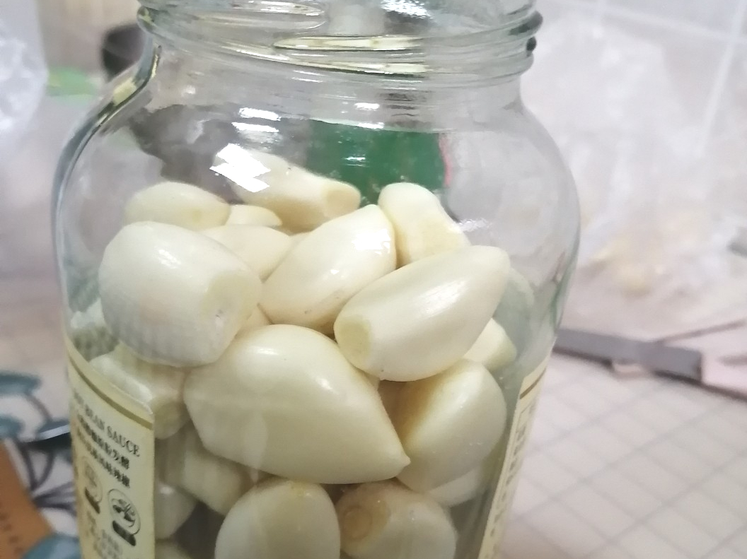 腌制腊八蒜，用陈醋还是米醋？大厨教您正确做法，蒜香浓郁不烧心