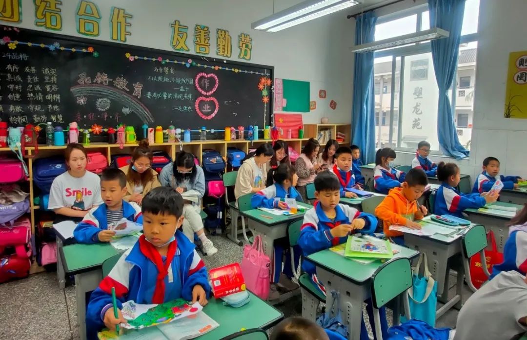 春雨润物 教学相长——黄龙溪学校低段语文教坛新秀初赛活动