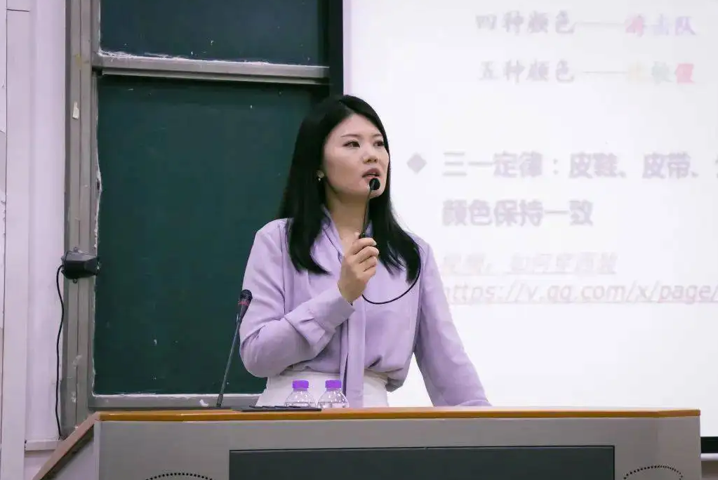 难怪教师备受青睐！985高校副教授晒出年薪，引发网友热议