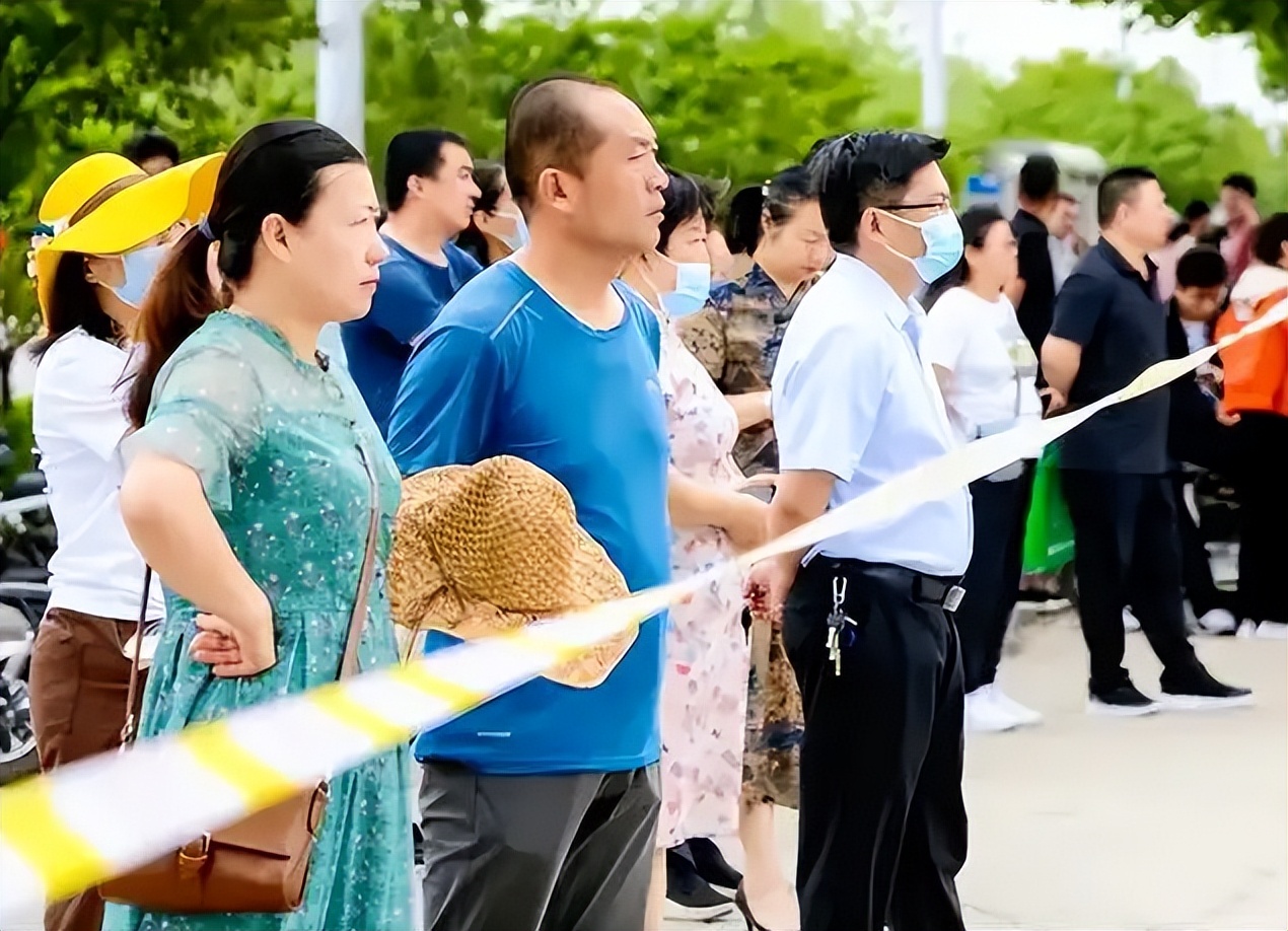 中考和高考当天，家长有必要“全程陪考”吗？资深班主任这样说