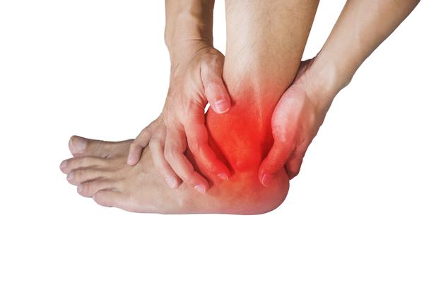 腳經常疼痛，或與5個因素有關，別忽視病症帶來的危害，及時檢查
