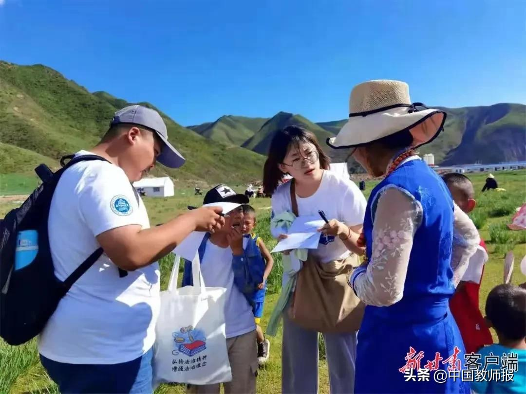 把青春华章写在祖国大地上——高校暑期社会实践成果彰显青春奋斗的力量