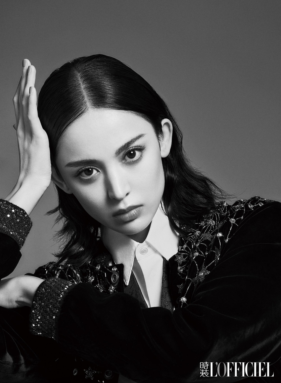 古力娜扎中性西装造型复古盐系湿发A气十足