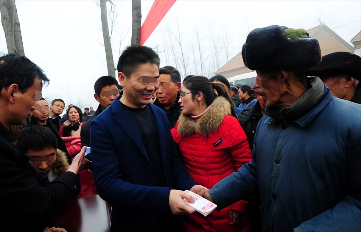 劉強東性侵案細節再曝光，女方改口稱自愿，看奶茶妹妹如何反擊